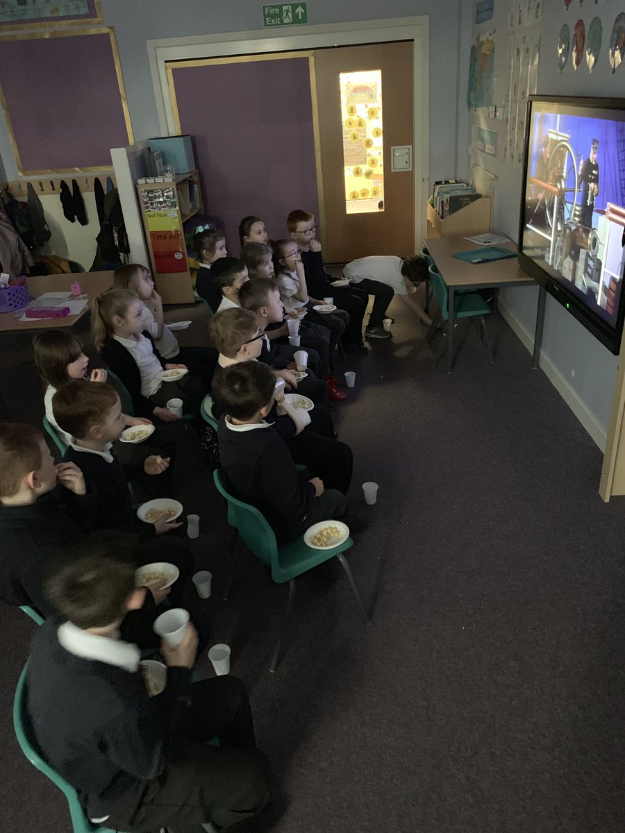 stclementsp2's tweet photo. Having a supercalifragilisticexpialidocious time at Film Club today! Started our classics off with the one and only Mary Poppins! #lunchtimeclub #learningtheclassics #spoonfullofpopcorn🍿 https://t.co/Q3nf48OST4