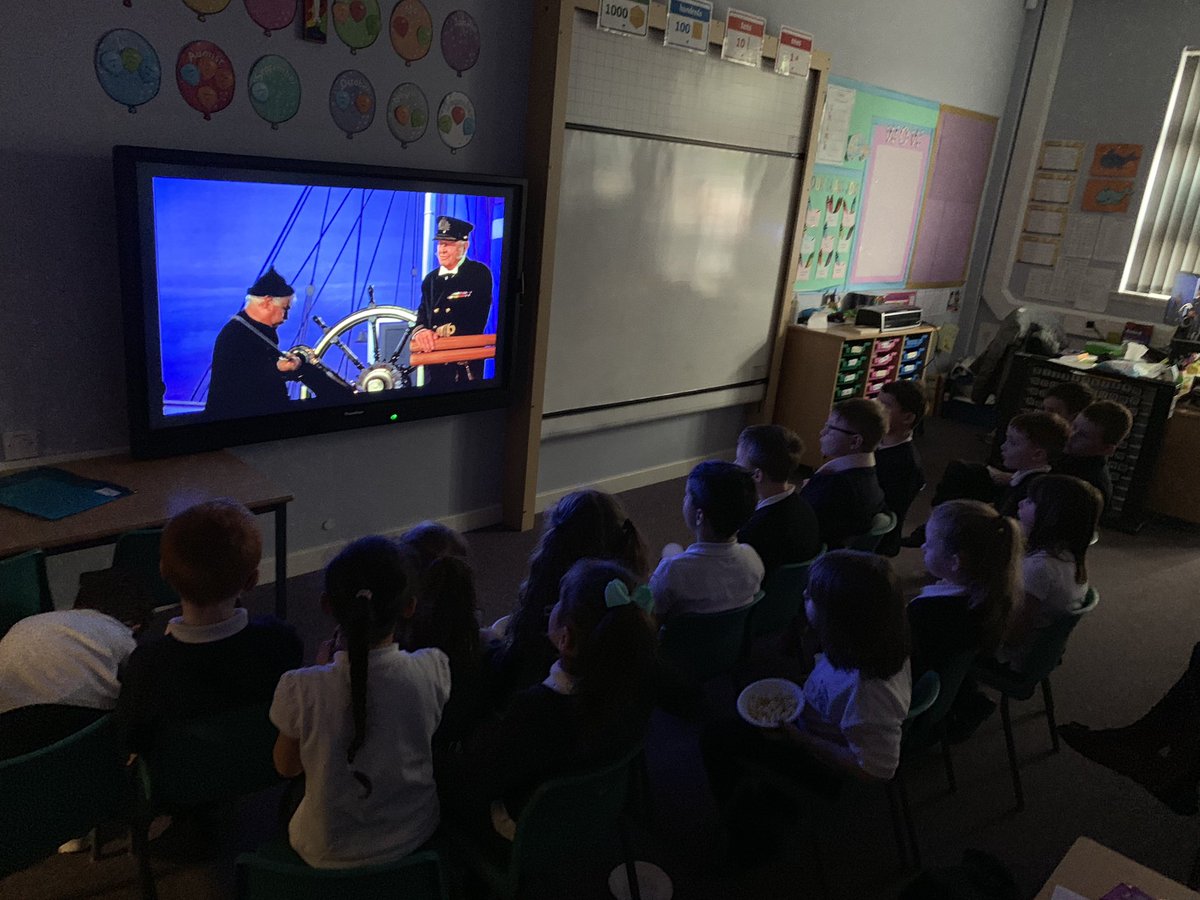 stclementsp2's tweet photo. Having a supercalifragilisticexpialidocious time at Film Club today! Started our classics off with the one and only Mary Poppins! #lunchtimeclub #learningtheclassics #spoonfullofpopcorn🍿 https://t.co/Q3nf48OST4