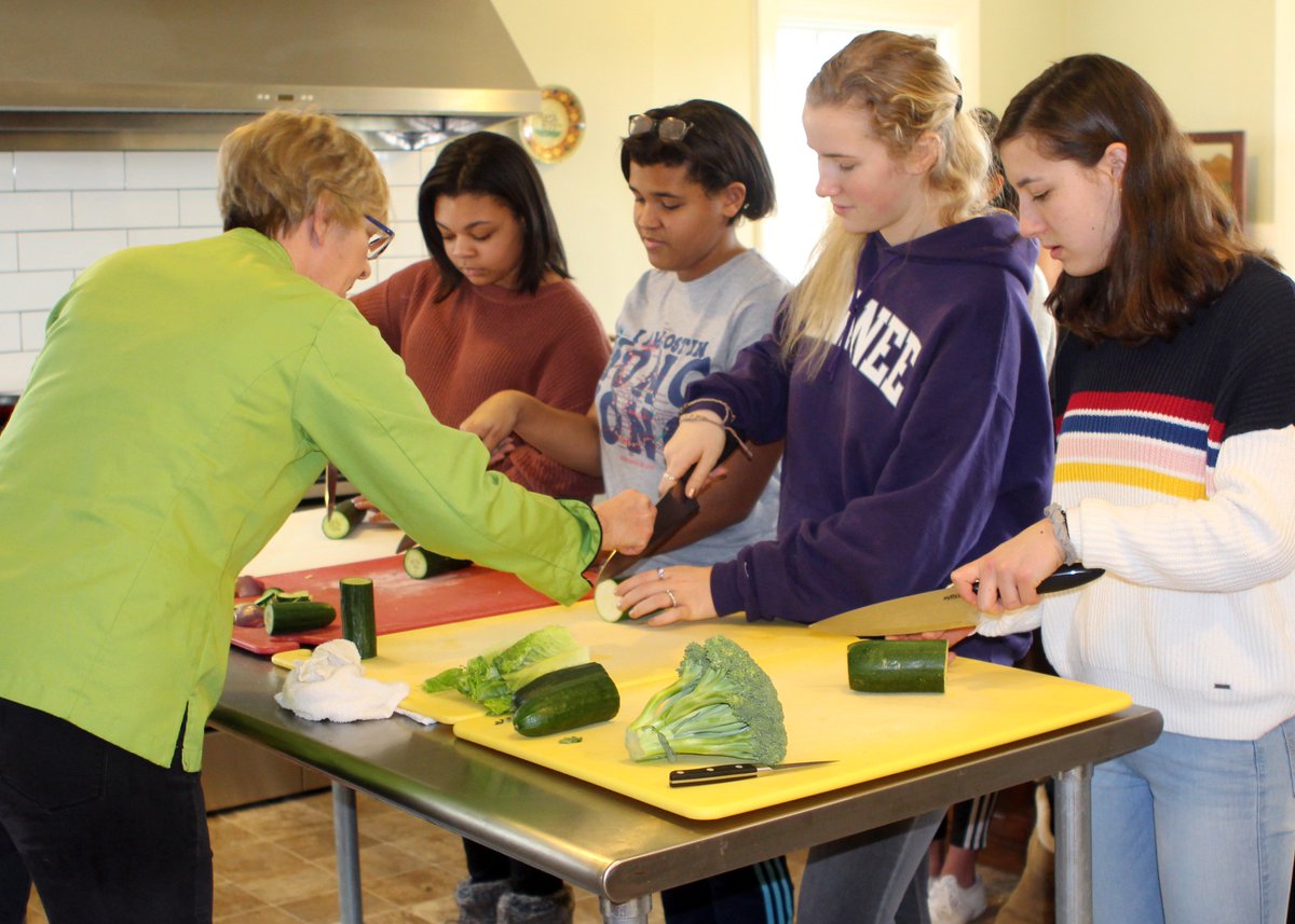 FoxcroftSchool's tweet photo. Wintermission is underway! Whether building shelters in the woods or trying out a self-defense technique, our students are enjoying a week dedicated to #ExperientialLearning & #UniqueLearningExperiences. https://t.co/WlLtPmVPoX