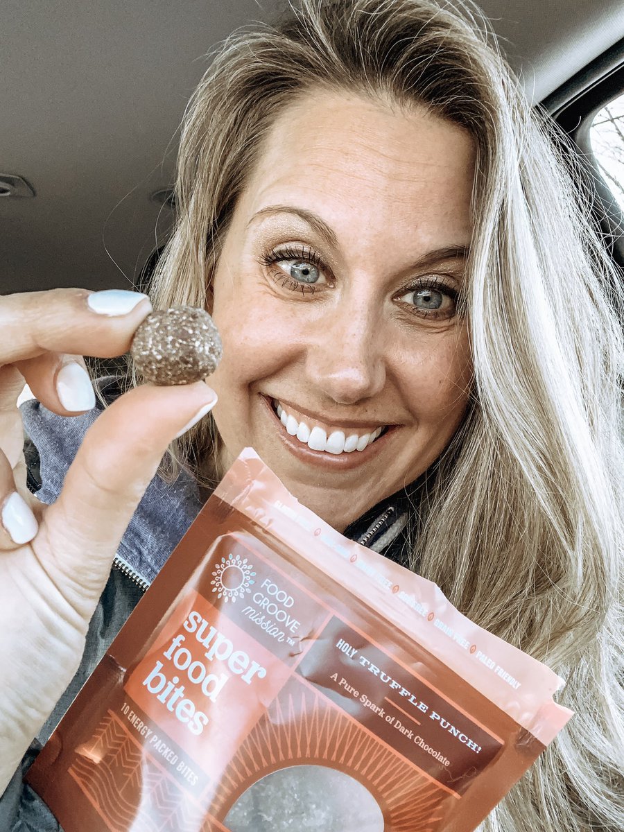 Don’t miss #bibchat TONIGHT! 8 PM CST for <a href="/food_groove/">Food Groove Mission</a> and their Super Food Bites!  You just may win a bag or two! 🙌🏻. #FoodGrooveBR #bibravepro #giveaway #runner #superfood