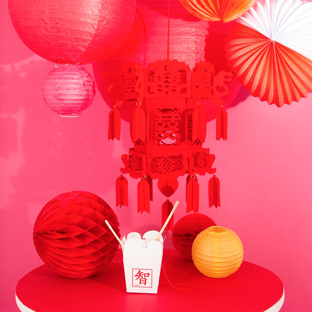 新年快乐 ! On se prépare pour la fête des lanternes ! 
It’s Chinese New Year! 🐷🎊 #anneeducochon #lanterne #decoration #chinesenewyear #mylittleday #dailydoseoffiesta buff.ly/2WeKBy2