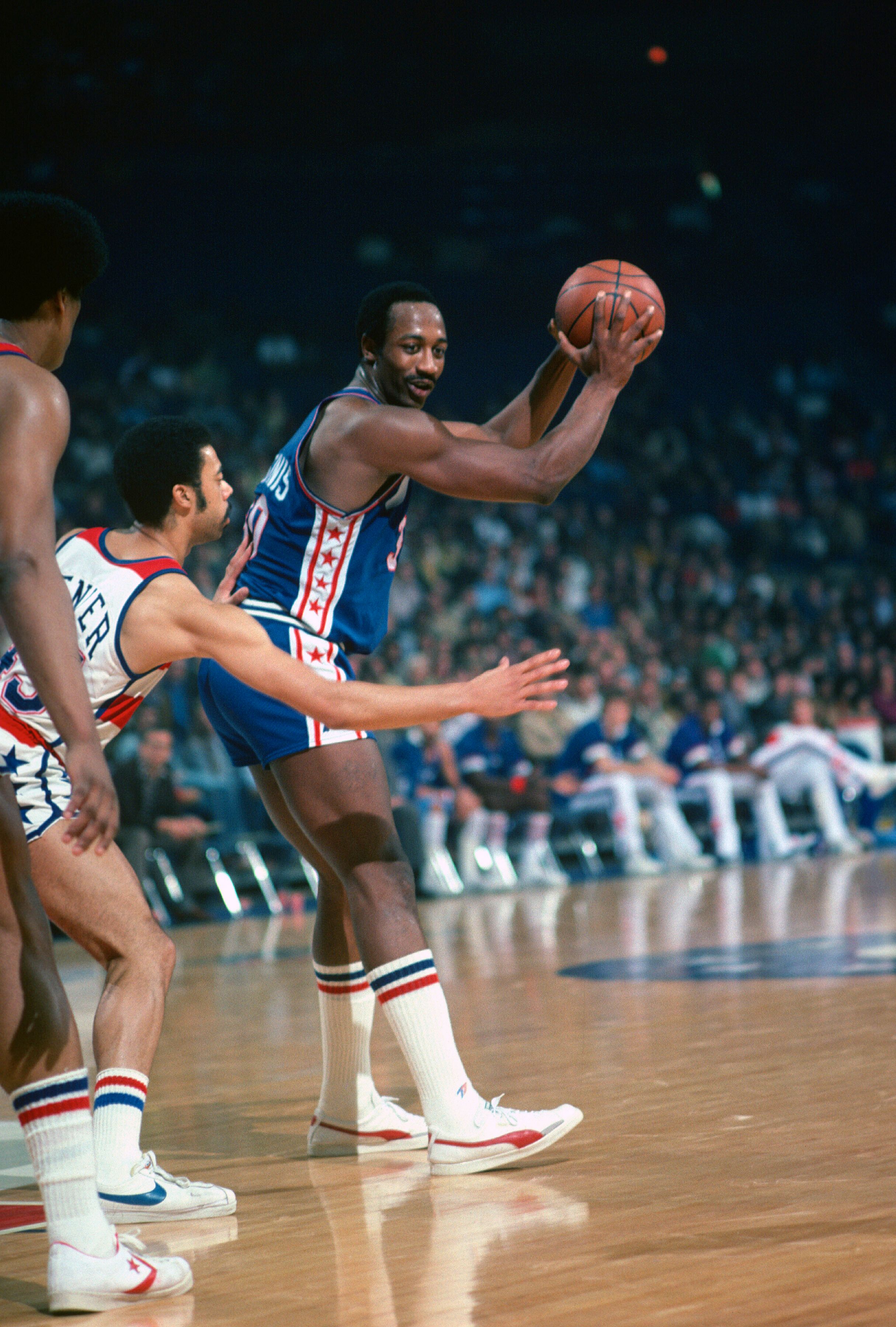 Queen shelter Sophisticated Aaron Dodson on Twitter: "George McGinnis, an ABA MVP and two-time champion  (before joining the NBA in 1975), endorsed Puma from 1973 to 1977. The  first time he wore Pumas in a
