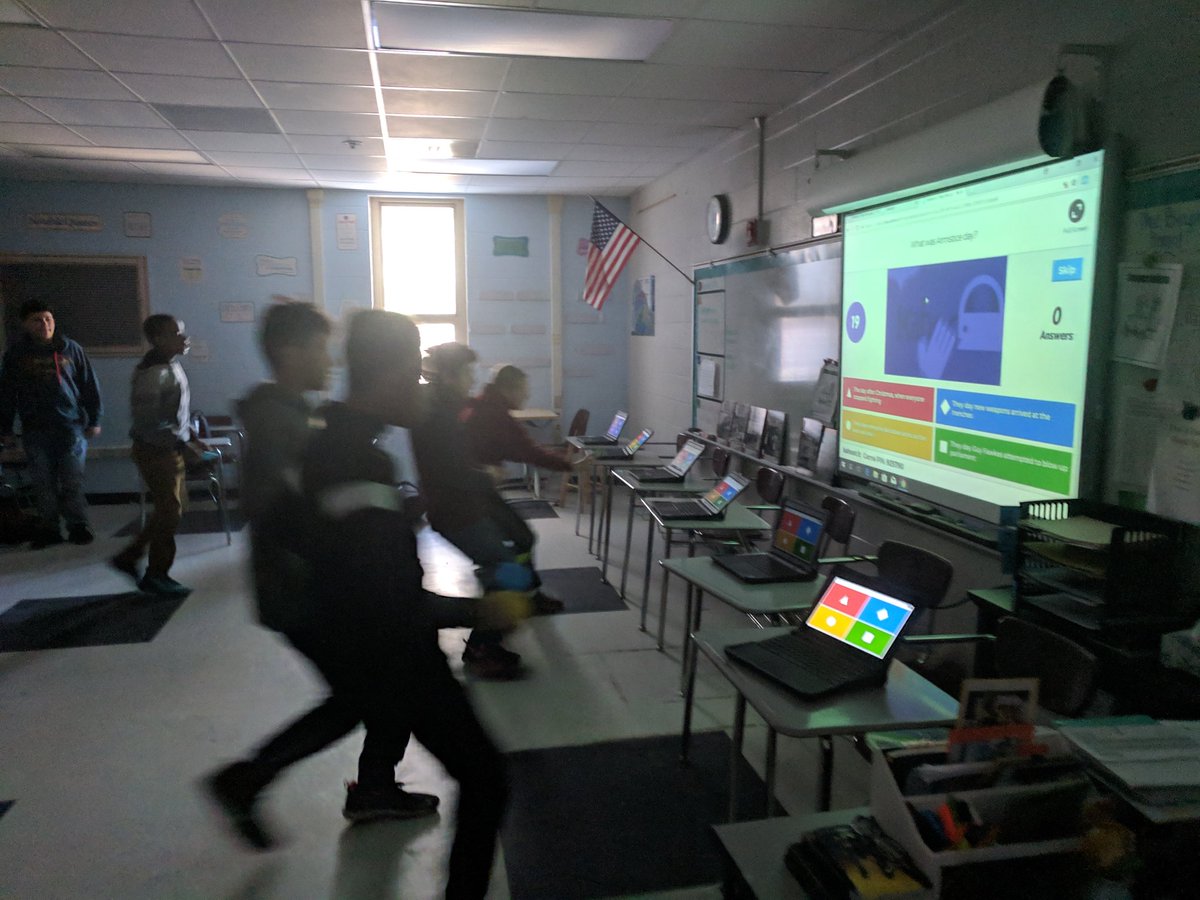 nicolalapoint72's tweet photo. Ms. Lemelin's #7thgraders @cpmiddle #collaborated &amp; #communicated during @GetKahoot relay review game to demonstrate their understanding of #WWI  content. 
@dstrickl1 @JenniferLoSo @BCSDTechTeam @bcsdschools #squiresquad #bcsdinnovates https://t.co/S3aZskQqYA