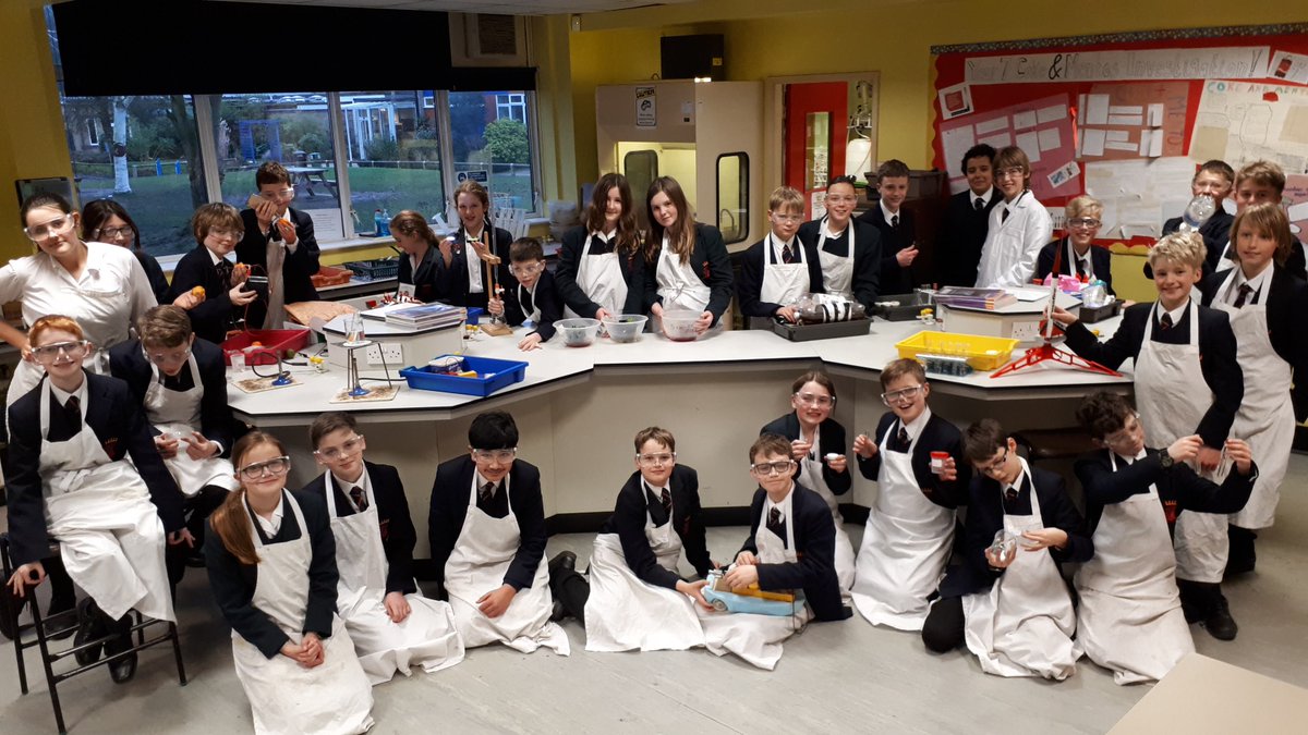 QEGSFav_Science's tweet photo. Here are some of our fantastic pupils who are currently doing their @CRESTAwards - they turn up every week to work on their interesting projects! @STEMclubs Go QE Junior STEM! You are great!! #STEMclubsWeek2019 #youngscientists #QEGSscience #scientistsofthefuture https://t.co/Suo2LsgsH4