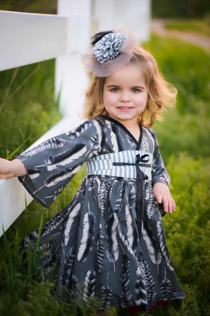 thepinkmice's tweet photo. Grey Feather Dress for Girls in sizes 2t to 14 years https://t.co/d2i79vUntx #etsymntt #designerkidsclothes #kidsfashion #kidswear https://t.co/Oi0yXUuqxI