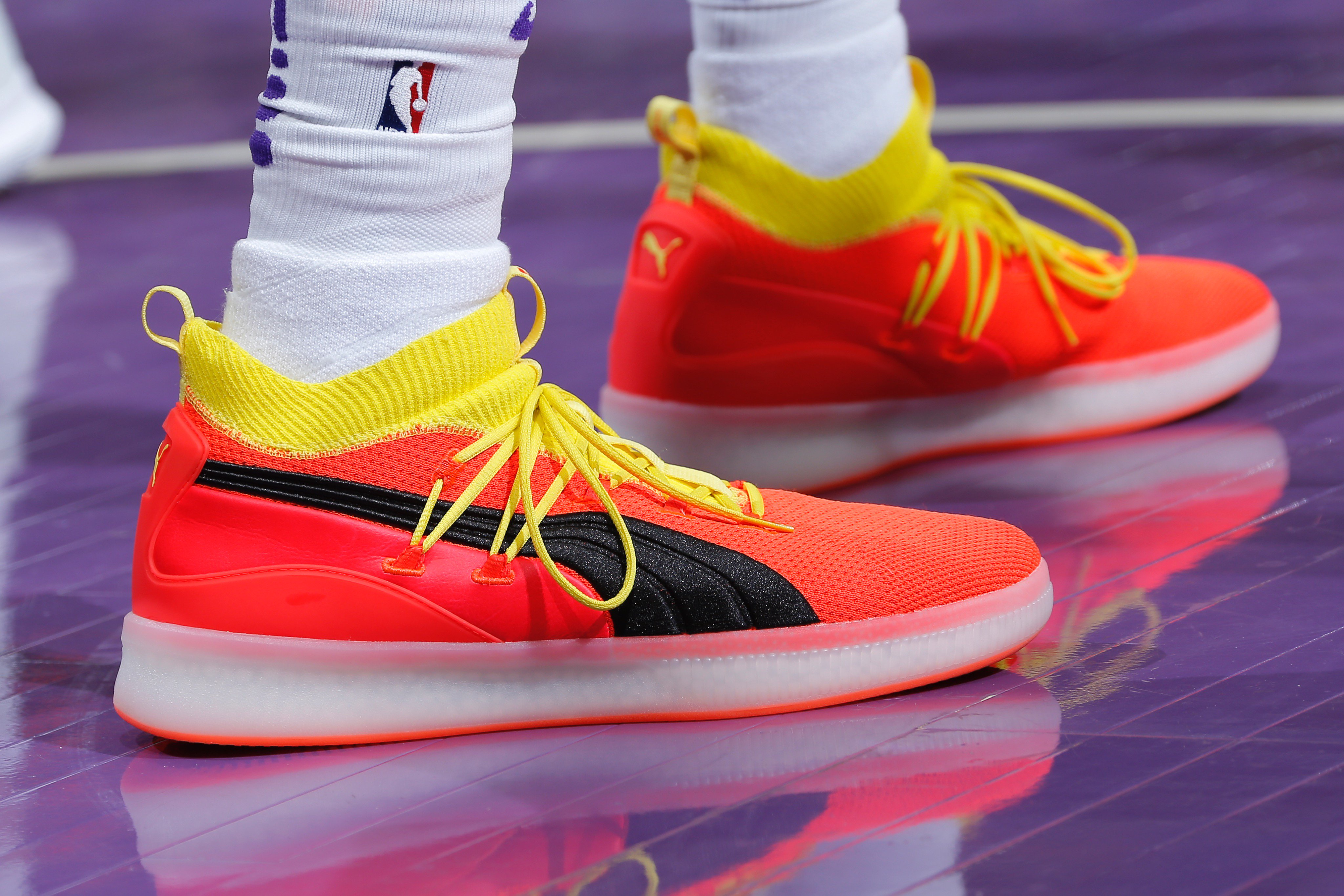 Puma uproar vs clyde hot sale