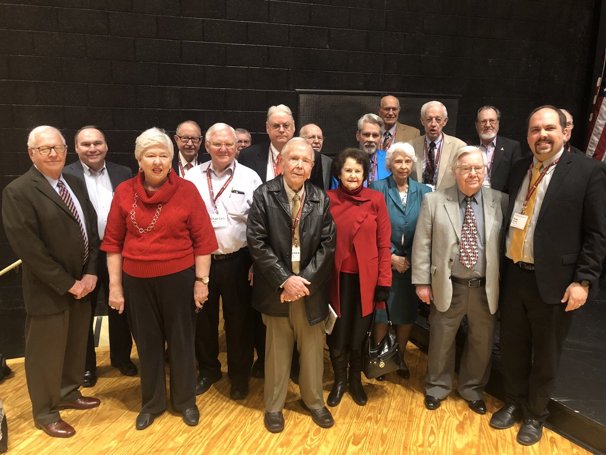 DougBurleson's tweet image. The newly established 50 Year Club at the Annual Bible Lectureship. Everyone in this picture except me has attended the Lectures for at least 50 years. What a blessing to get to spend time with these people!