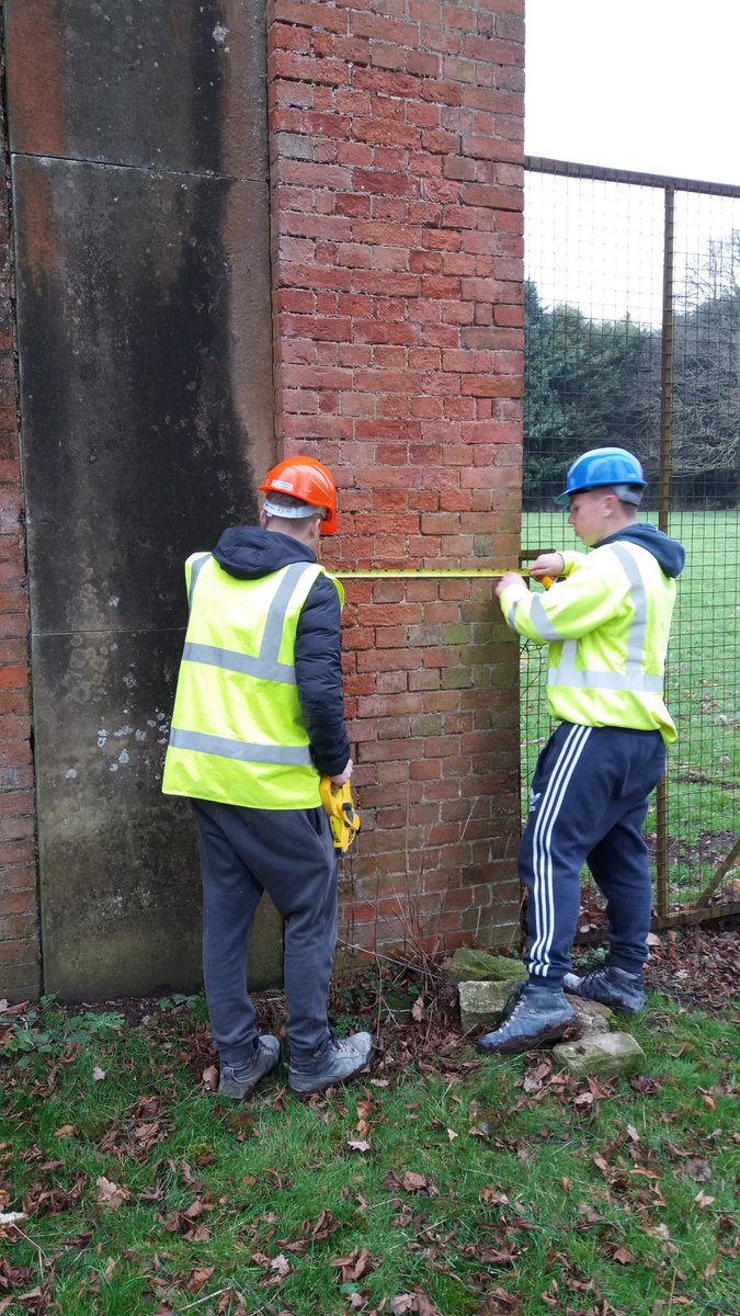 nncconstruction's tweet image. A good afternoon @ThoresbyPark with the @RNNApprentices from @nncconstruction @NNC_Worksop undertaking site surveying and levelling and setting up safety fencing on the Walled Garden Project. Demonstrating their knowledge and understanding. #LearningAtItsBest #OnSite