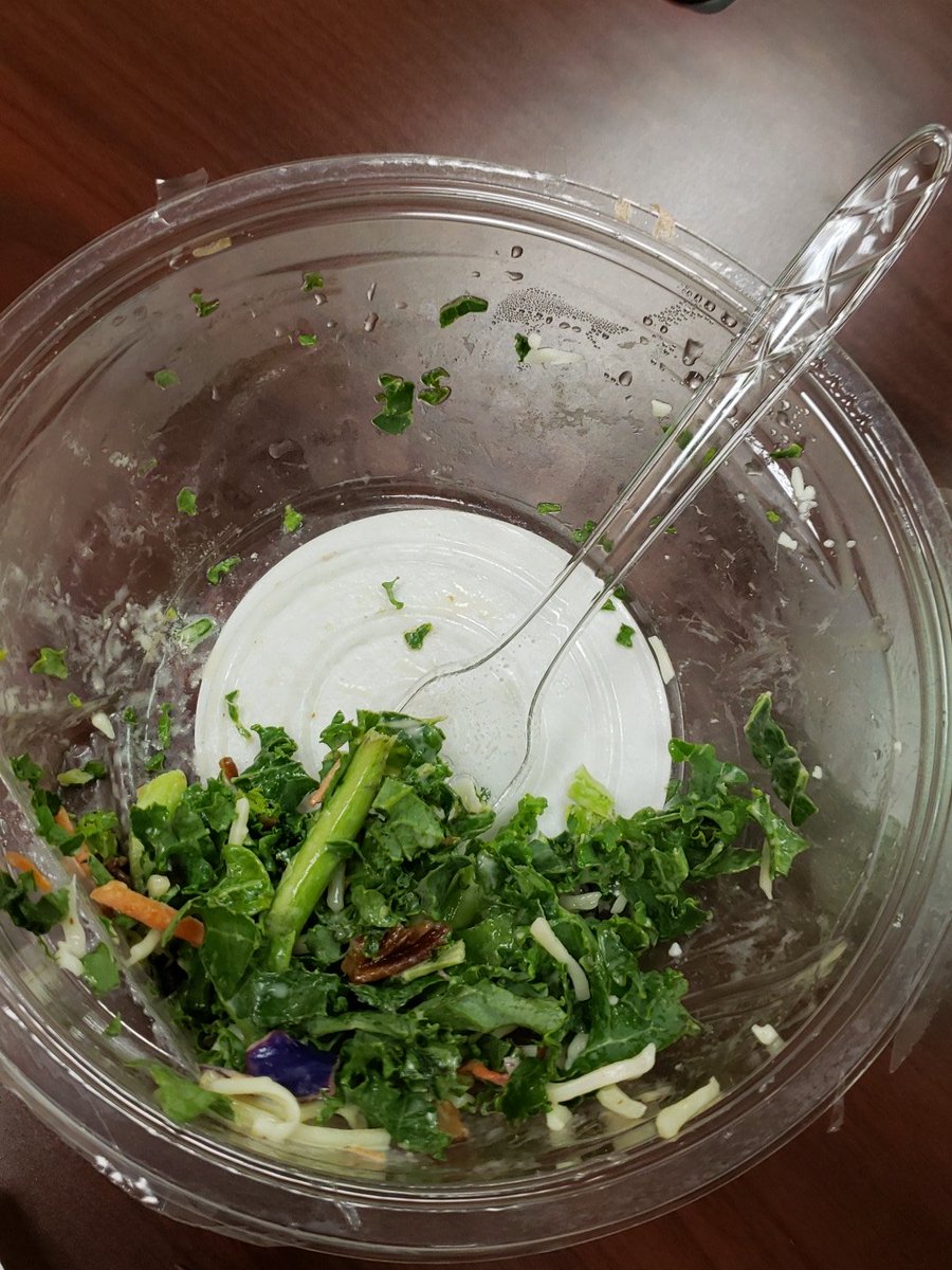 TStouttBrown's tweet photo. Not gonna lie. Kale is better fried up with bacon grease. https://t.co/urUCCBdwme
