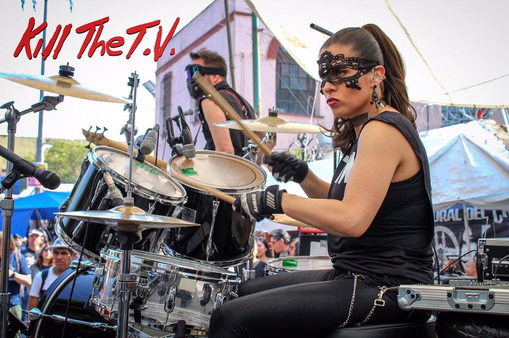 KillTheTV2's tweet photo. #TBT #KillTheTv en #Concierto #2019 #TianguisCulturalDelChopo @TCChopoOficial #YoursForTheTaking #ArtistaInvitado #JohnnyPous de #RoSideral Fotos por @MobyGlam https://t.co/ljpl4dgMPL