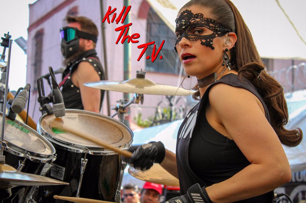KillTheTV2's tweet photo. #TBT #KillTheTv en #Concierto #2019 #TianguisCulturalDelChopo @TCChopoOficial #YoursForTheTaking #ArtistaInvitado #JohnnyPous de #RoSideral Fotos por @MobyGlam https://t.co/ljpl4dgMPL