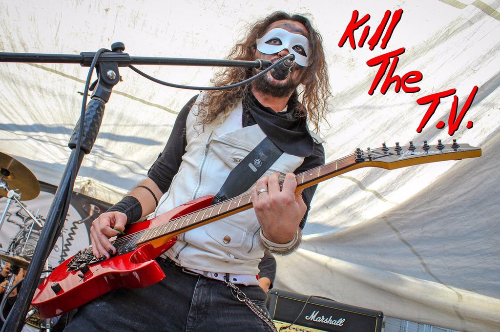 KillTheTV2's tweet photo. #TBT #KillTheTv en #Concierto #2019 #TianguisCulturalDelChopo @TCChopoOficial #YoursForTheTaking #ArtistaInvitado #JohnnyPous de #RoSideral Fotos por @MobyGlam https://t.co/ljpl4dgMPL