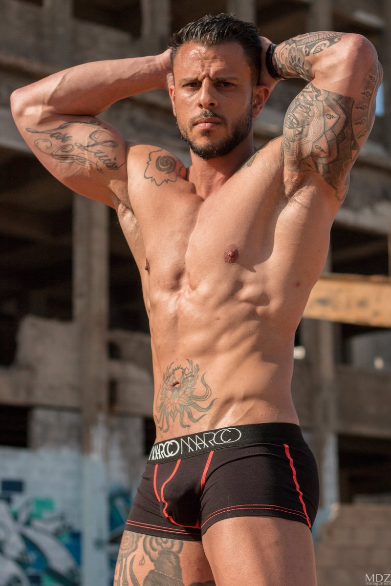 MDZmanagement_'s tweet photo. Eri by @MDZmanagement_ #Sixpack #bodybuilder #shirtless #canarias #casadecampo #underwear #poloralphlauren #nature #muscles #fit #fitfam #dude #summer #mentalhealth #meninnature #manandnature #felizmartes #canarias #male #model #malephotography #EllaEsDeLasMias #rafamora https://t.co/SzJPIUtz2H