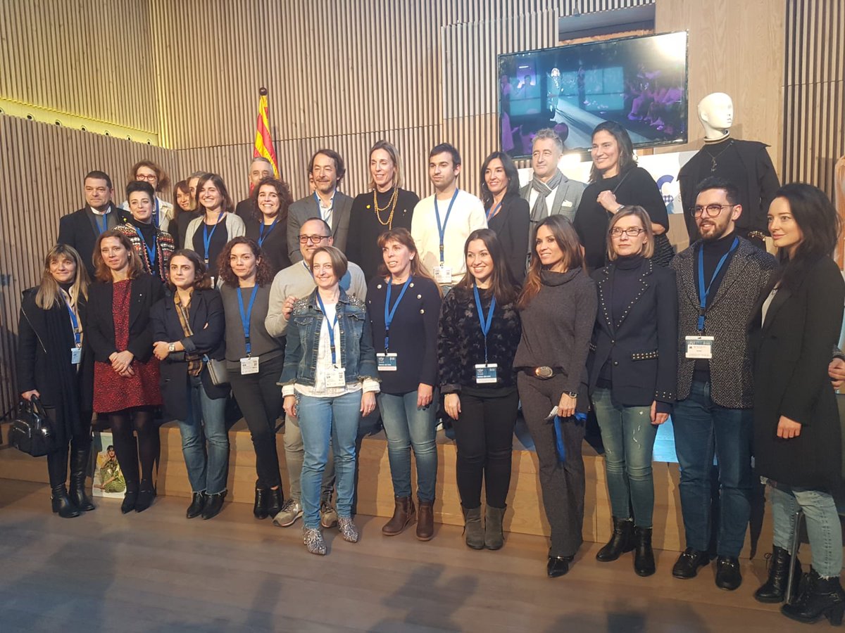 modaccat's tweet photo. La consellera @angelschacon ha inaugurat aquesta tarda el 080bcnshowroom el marc del @080_bcn_fashion, acompanyada pel president de @modaccat, Pep Generó, el secretari @QuimFerrerT i les marques expositores
#international #export #cluster #fashion #brands #modacc https://t.co/GzIuORnCyO