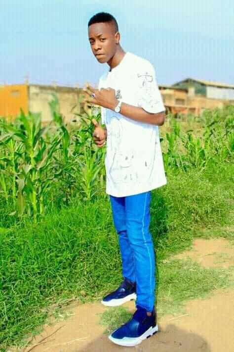 Ziraye2's tweet image. Still on the right truck
@God will make Away
#ZirayeSamuel
#BboySaman
#GenerationBboy