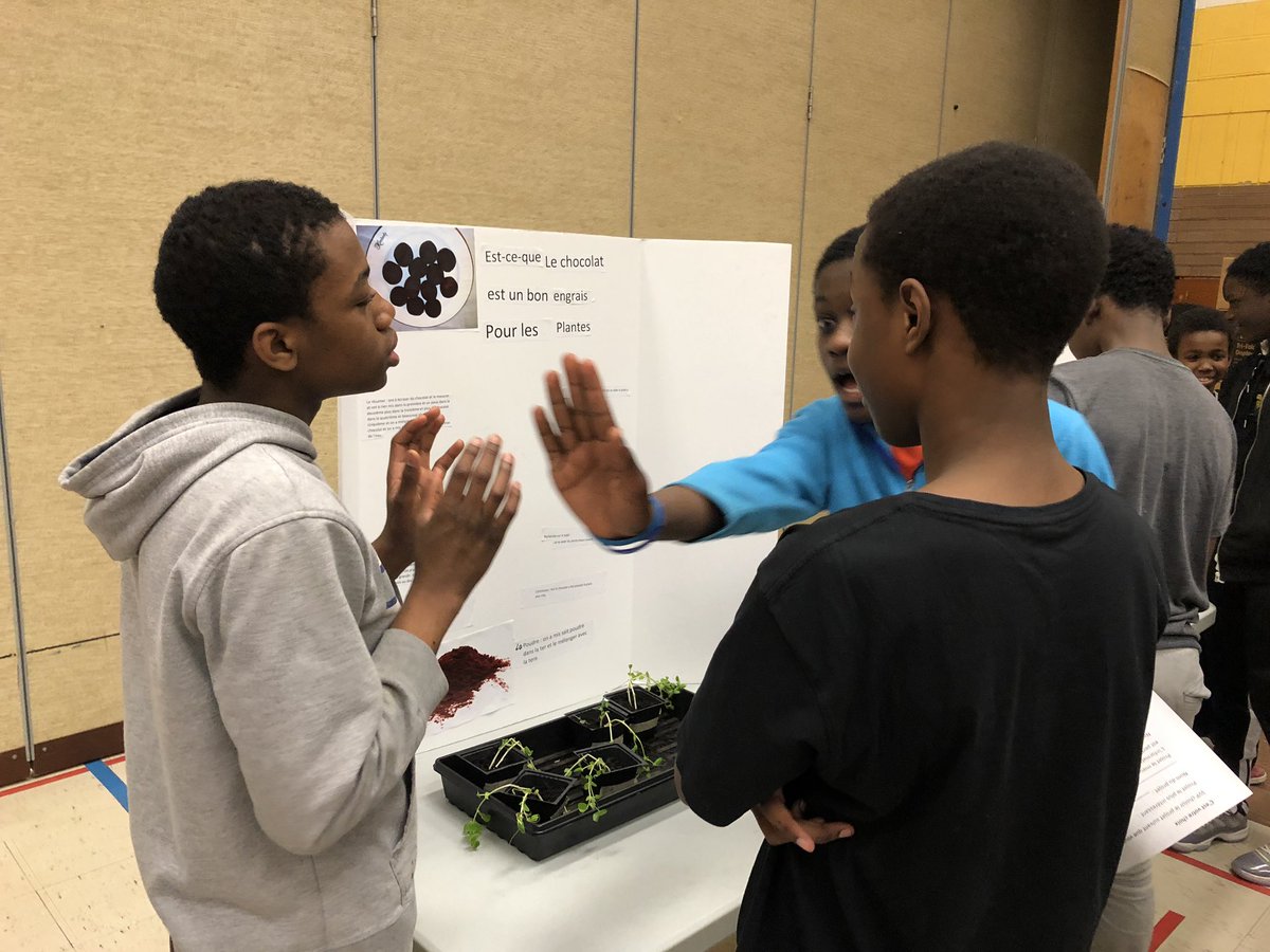 DialloSalioub's tweet image. Foire scientifique @ES_GPVA #AppEx #STIAM