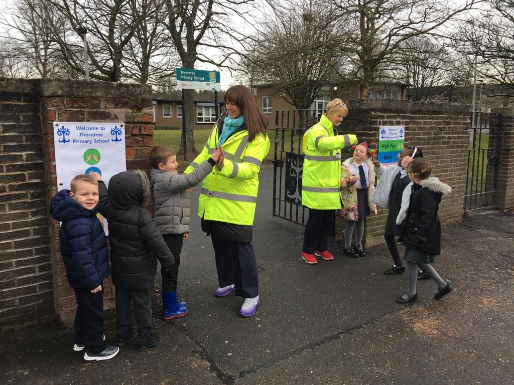 ThorntreeHT's tweet photo. What a Nurturing start to the day for our pupils....lots of fist bumps, high fives and hugs. A lovely way to start the school day. @htthorntree @HornJustine ๐๐ https://t.co/0Dgle9WwRt