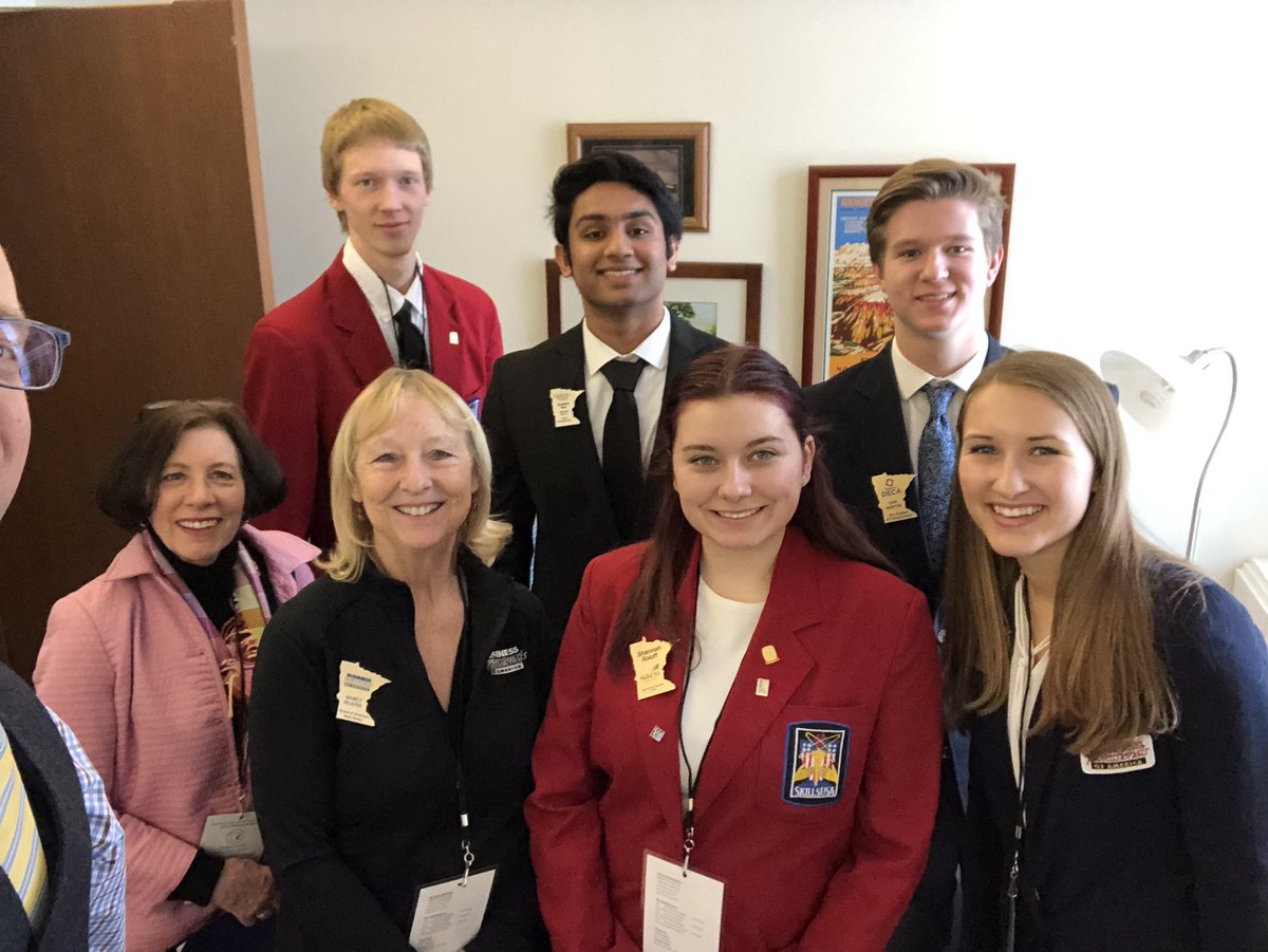 BradTabke's tweet image. Great having @DecaShakopee and @SkillsUSA students visiting today!! Thank you for stopping by and the great discussion!!