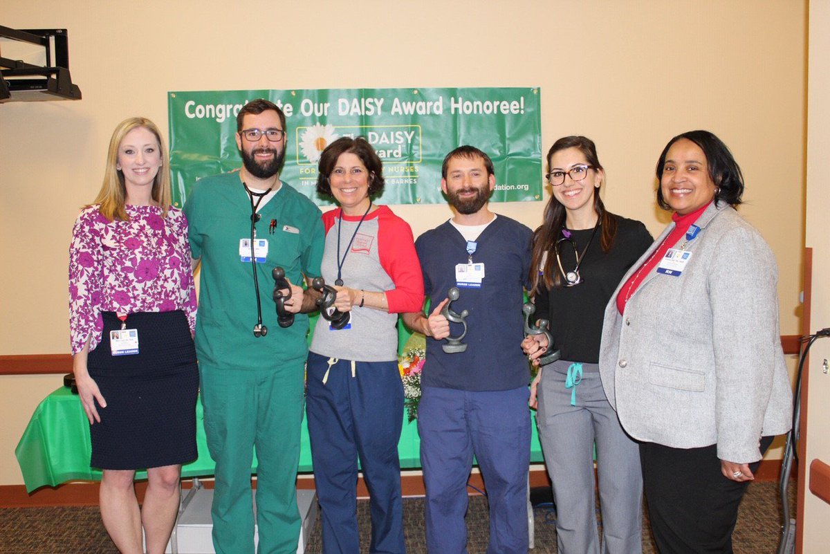 DAClifePRH's tweet photo. Congratulations to @PortsmouthReg #Daisyaward winners! @HCAhealthcare #PortsmouthProud @msnowrn @PortsmouthCNO https://t.co/q9NmOa5V7t