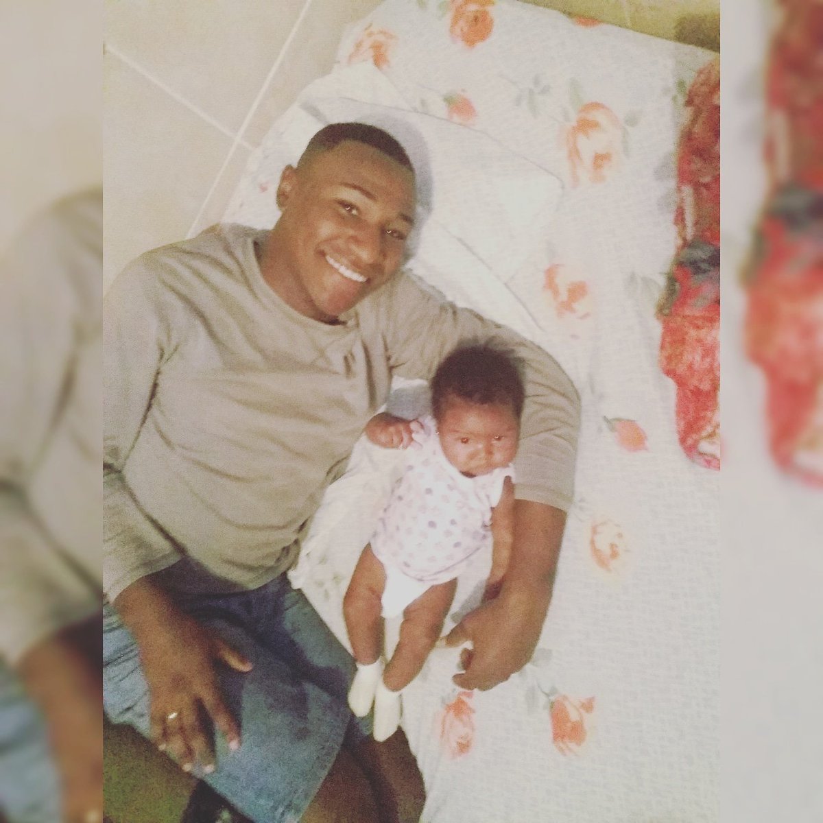 Chooko16's tweet image. Única Pessoa Que Não Me Abandonara ... 😍😍💘