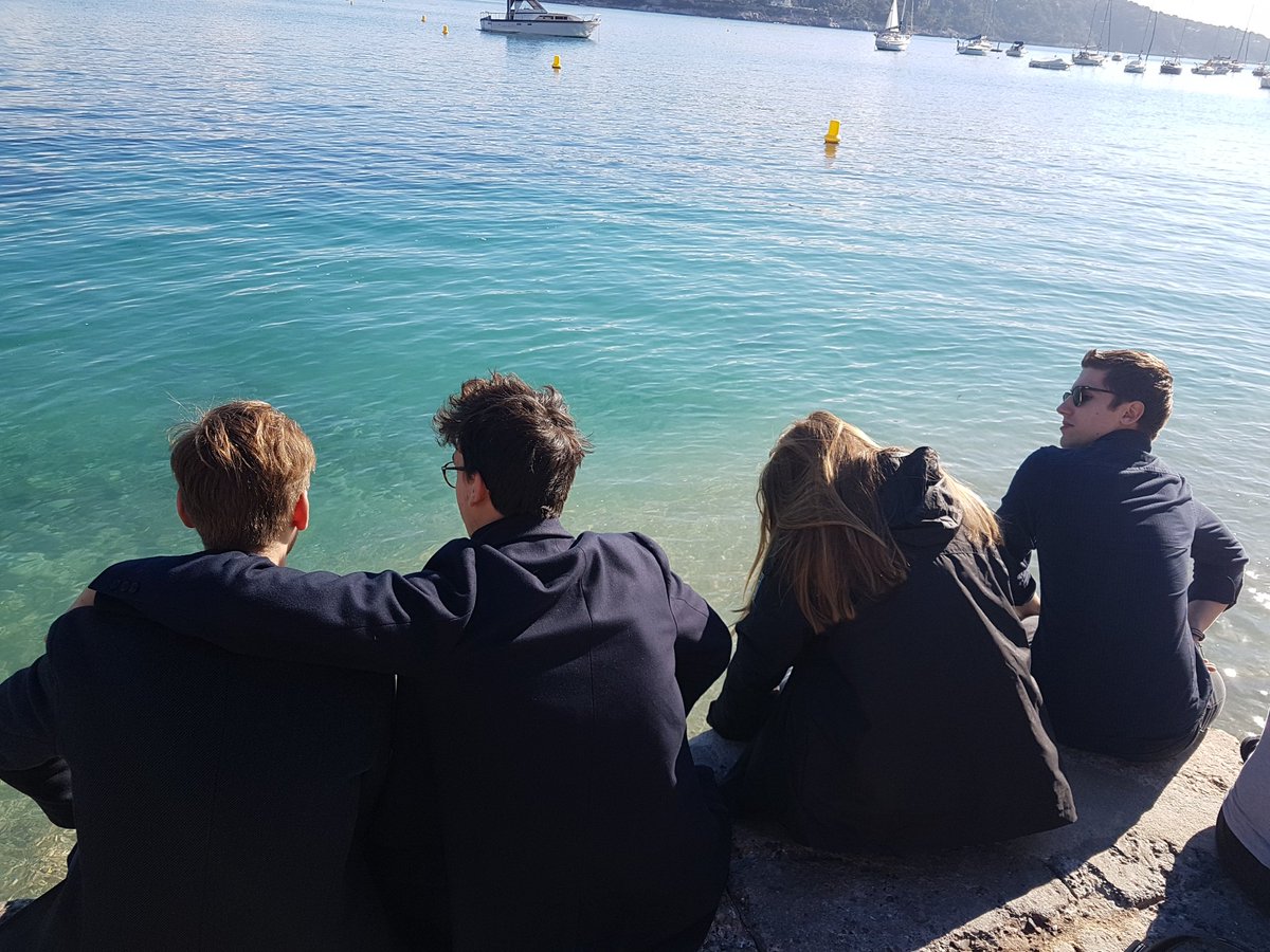 MelanieCiussi's tweet image. Le #programmeID de @SKEMA_BS pour une journée de connexion à soi, aux autres et à la nature.