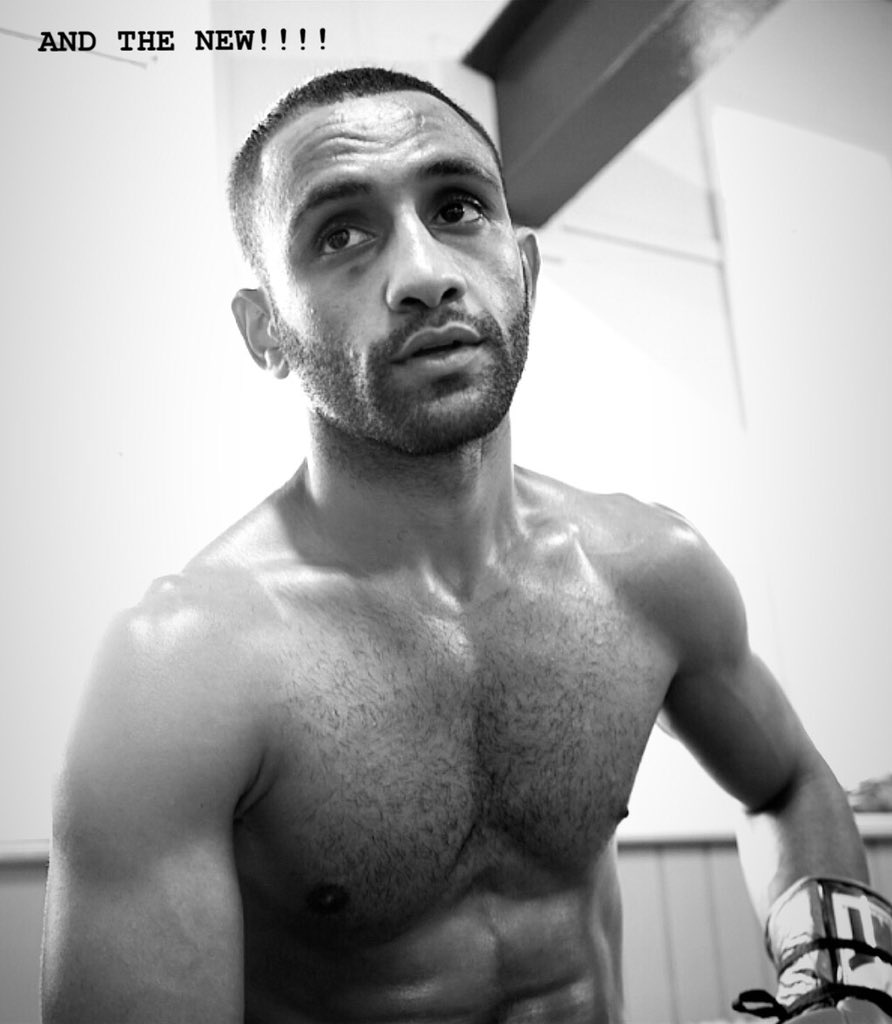 KidGalahad90's tweet photo. Congrats to Queensberry for winning the purse bid for my world title bout vs @J_Warrington, Respect to Josh for taking the fight

Huge thanks to my promoter @EddieHearn for his continued support in getting the fight mate. Your faith will be repaid👊🏽

#AndTheNew #Sheffield #Boxing https://t.co/LDeoOVwHV2