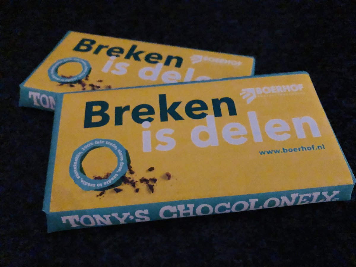 Hoe leuk (en lekker!) is dit? Wij hebben onze eigen Boerhof-chocoladereep van @TonyChocolonely 😋 Breken is delen! #slaafvrijechocolade
