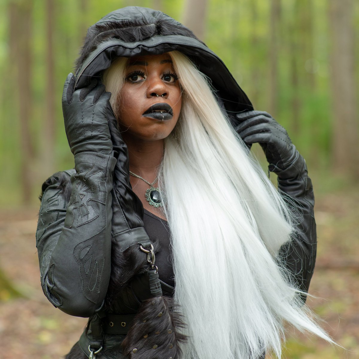 We have some fun news dropping at our #Lovefest show! Stay tuned and get ready for the magic. <a href="/bola/">Pako</a>