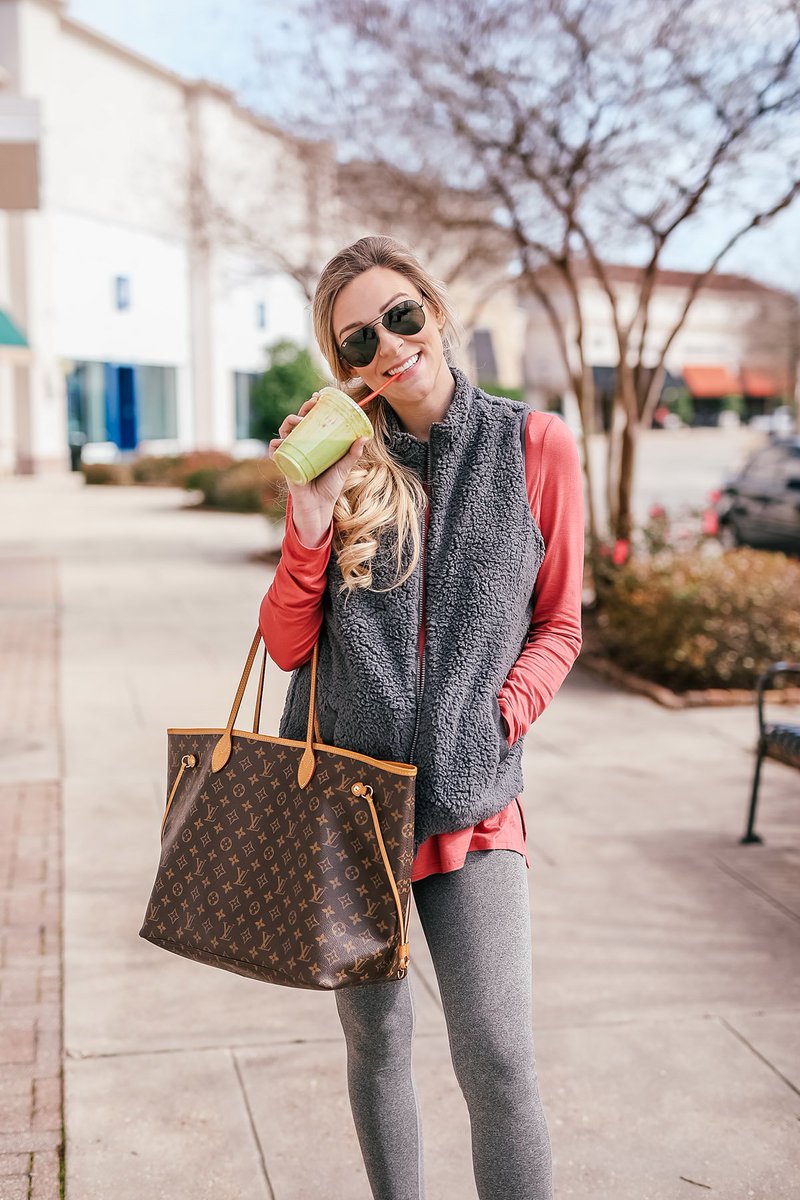 5 pregnancy health tips that I've been living by + bump-friendly activewear picks from <a href="/Jockey/">Jockey</a> now #ontheblog: ow.ly/Xs9Y30nAWjw | Vest: bit.ly/2DsFQKc #jockey #sponsored