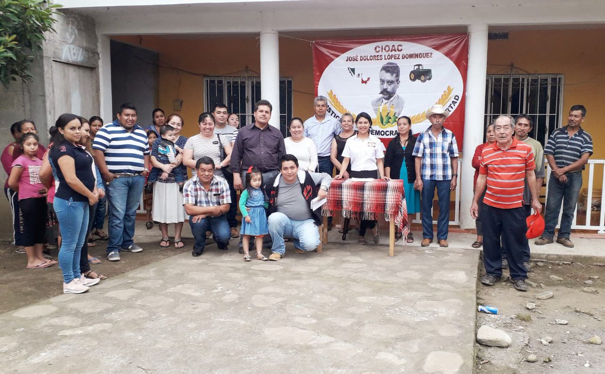 CIOAC_JDLD_NAL's tweet photo. Desde cuándo hemos señalado que para reactivar al #campo solo se requiere voluntad. Hoy el gobierno federal sigue nuestra lucha, pues desde hace tiempo, en la #CIOACJDLD trabajamos de la mano con los pequeños productores https://t.co/kK9zWVMcC4 https://t.co/wMqfVnHirq