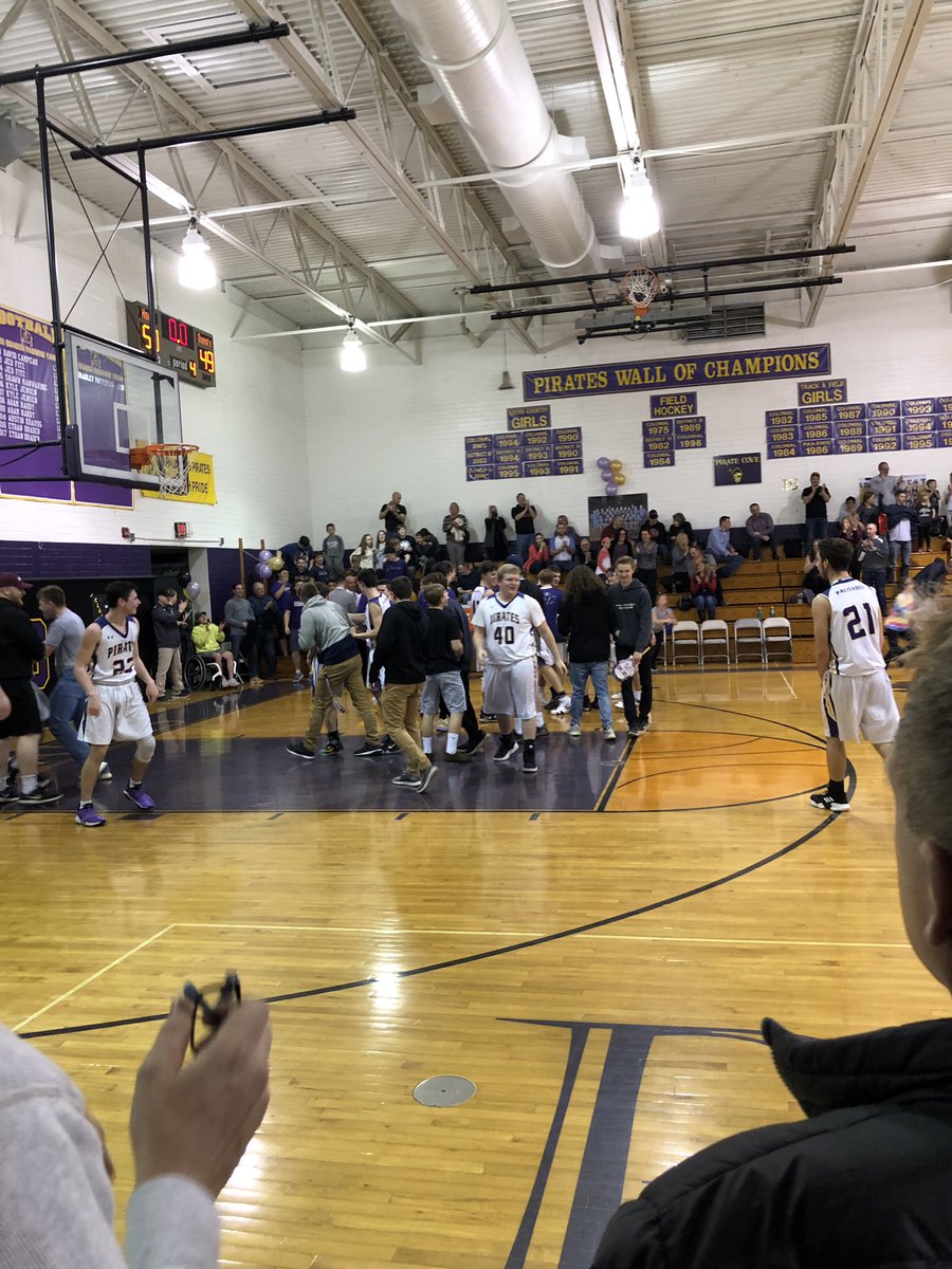 And our boys with a W 50-49 over Saucon @palisdPHS @PalisadesHSBB @PSDAthletics