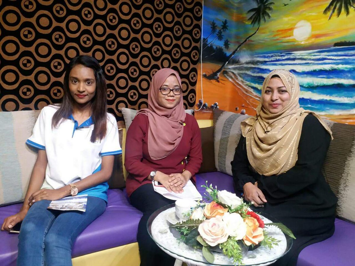 Aminath Inaan Ali, Senior Marketing Coordinator and Eeman Ibrahim, Brand Ambassador of MAPS College takes part on our #DailyLiveShow to explain about their February intake and MAPS Inernational High School admission for the year 2019.