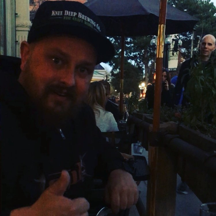 thingsihatepod's tweet photo. #NewProfilePic https://t.co/g8mSfB3Zm3