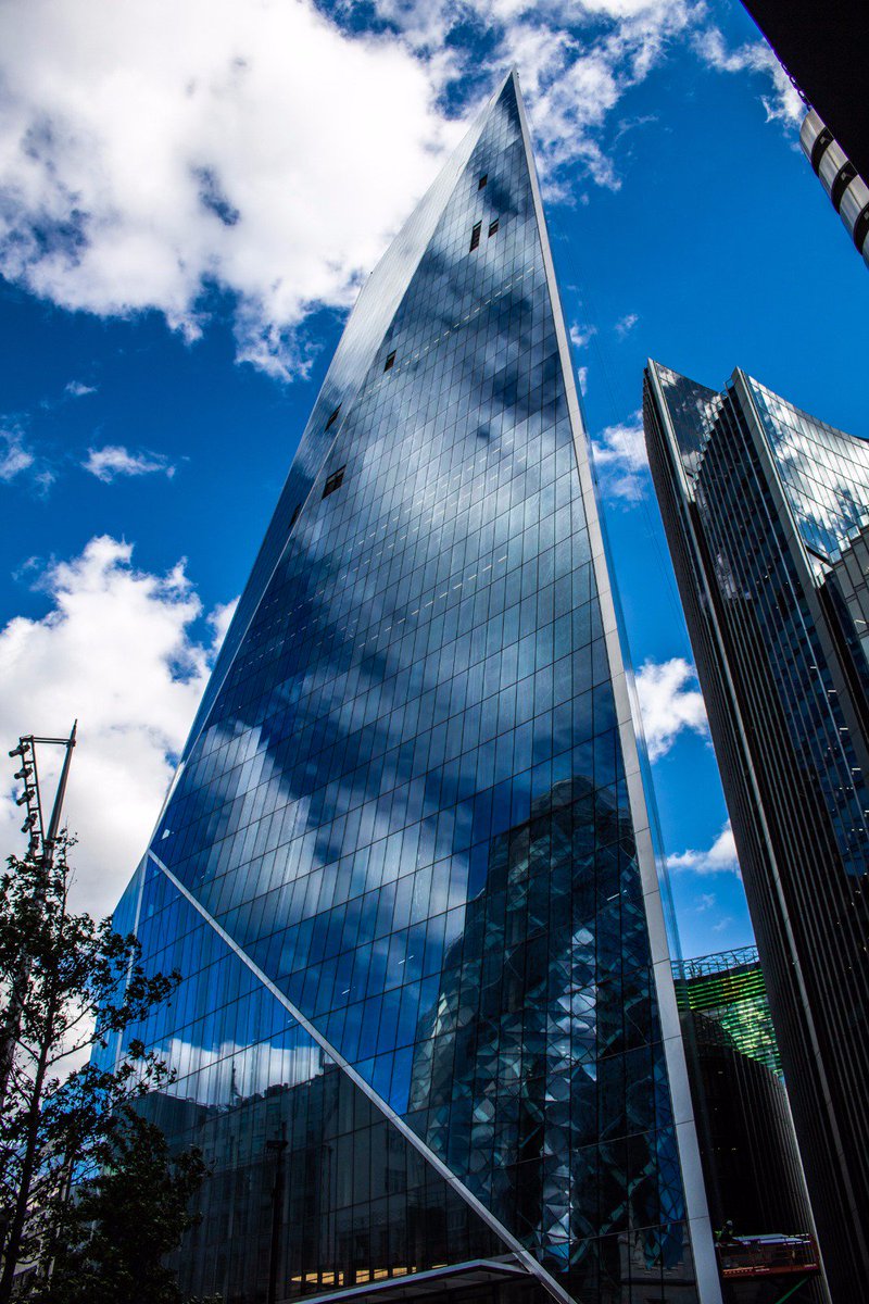 Cutting through the London skyline like its namesake #thescalpel #London #Buildings