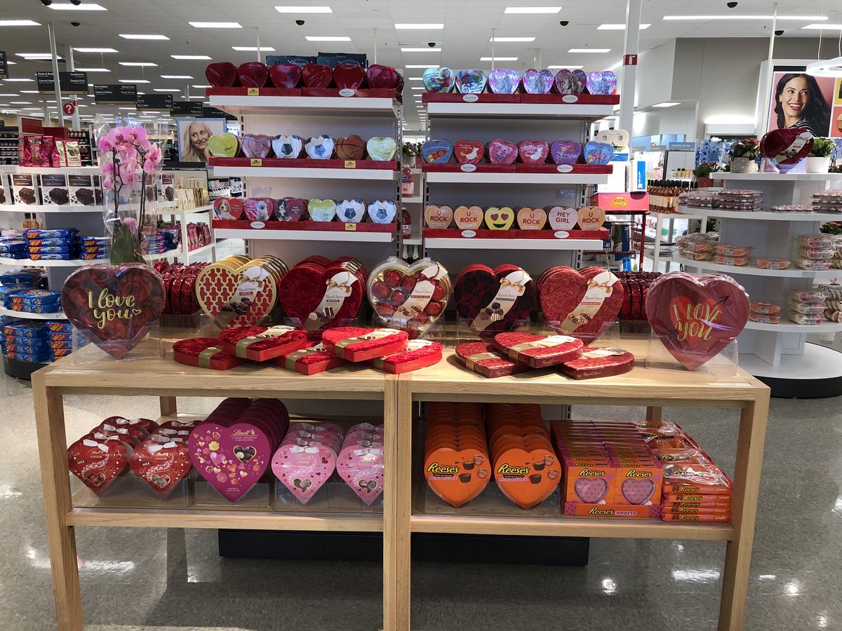Target_TheManny's tweet photo. Let’s get that seasonal liability out. 9 days till valentines. #T1912 #sellstuff #ValentinesDay @megansmac @BigDeal0704 https://t.co/Qi71Zj1JKJ