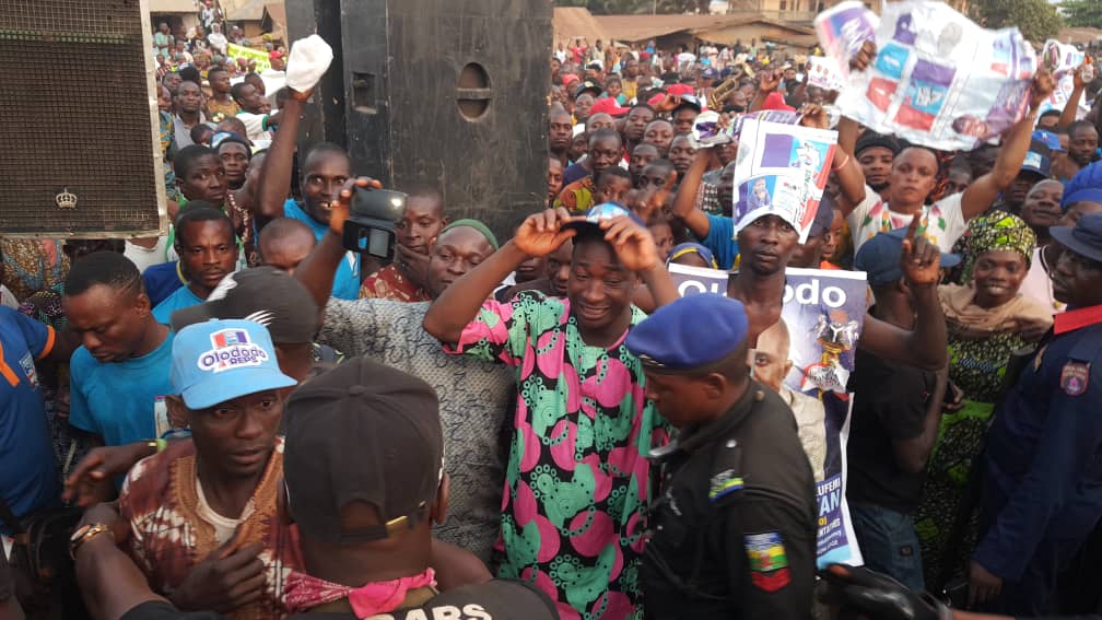 Bankole2019's tweet photo. Today, the ADP held mini-rallies in Imeko-Afon and Oja Adan, with brief stopovers in Ijoun and Eggua. The show of support was overwhelming. #DB4Ogun2019 #EniToLeSeLoKan https://t.co/o7VMyDCSN9