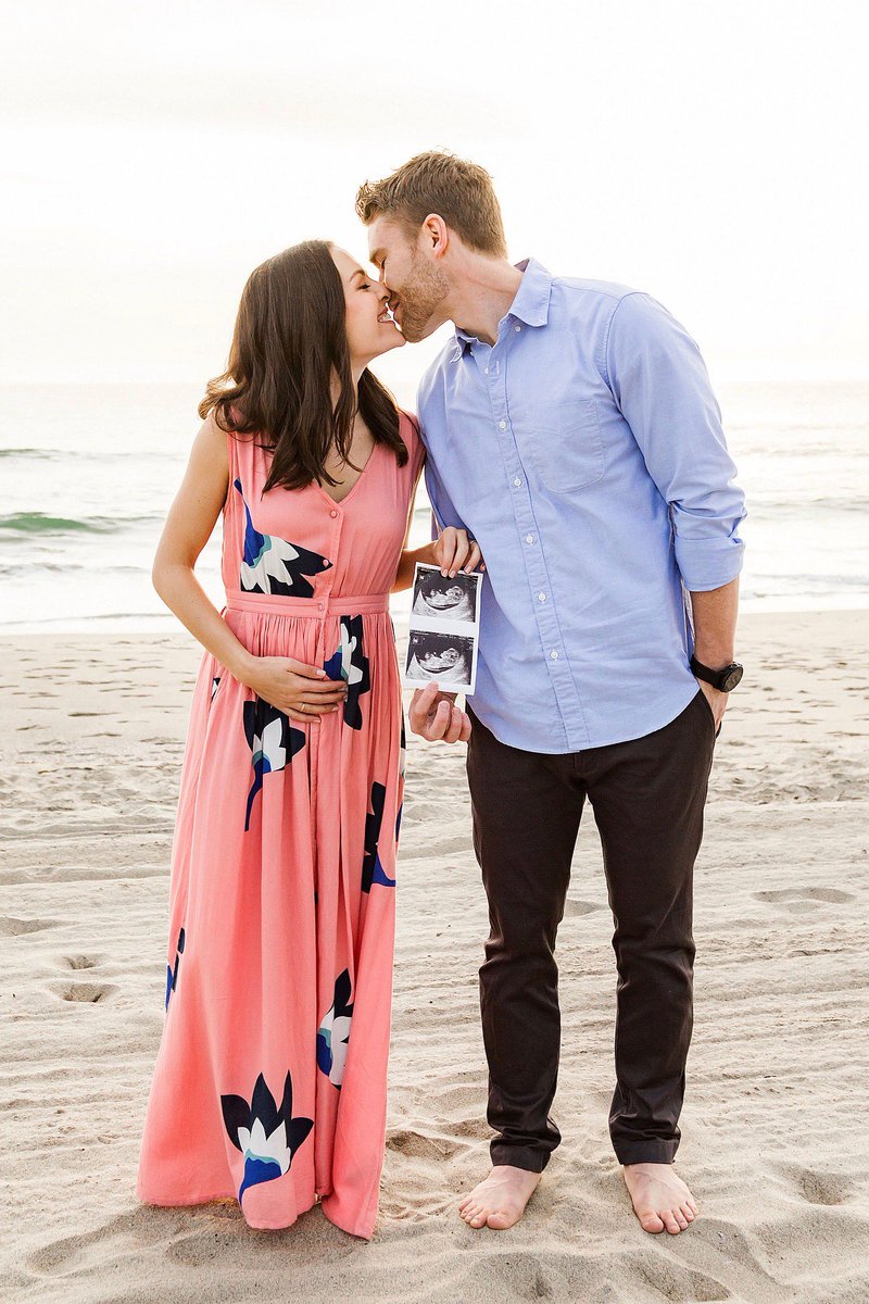 meredithnoel's tweet photo. welcome, Baby Collier! Clay and I are completely overwhelmed by God’s goodness, overjoyed by His blessing, and overcome with gratitude that He has entrusted to us a little life that we will welcome in August. https://t.co/qoPRgwFRWM #pregnancyannouncement #meredithnoel https://t.co/vvMqhWi5LU