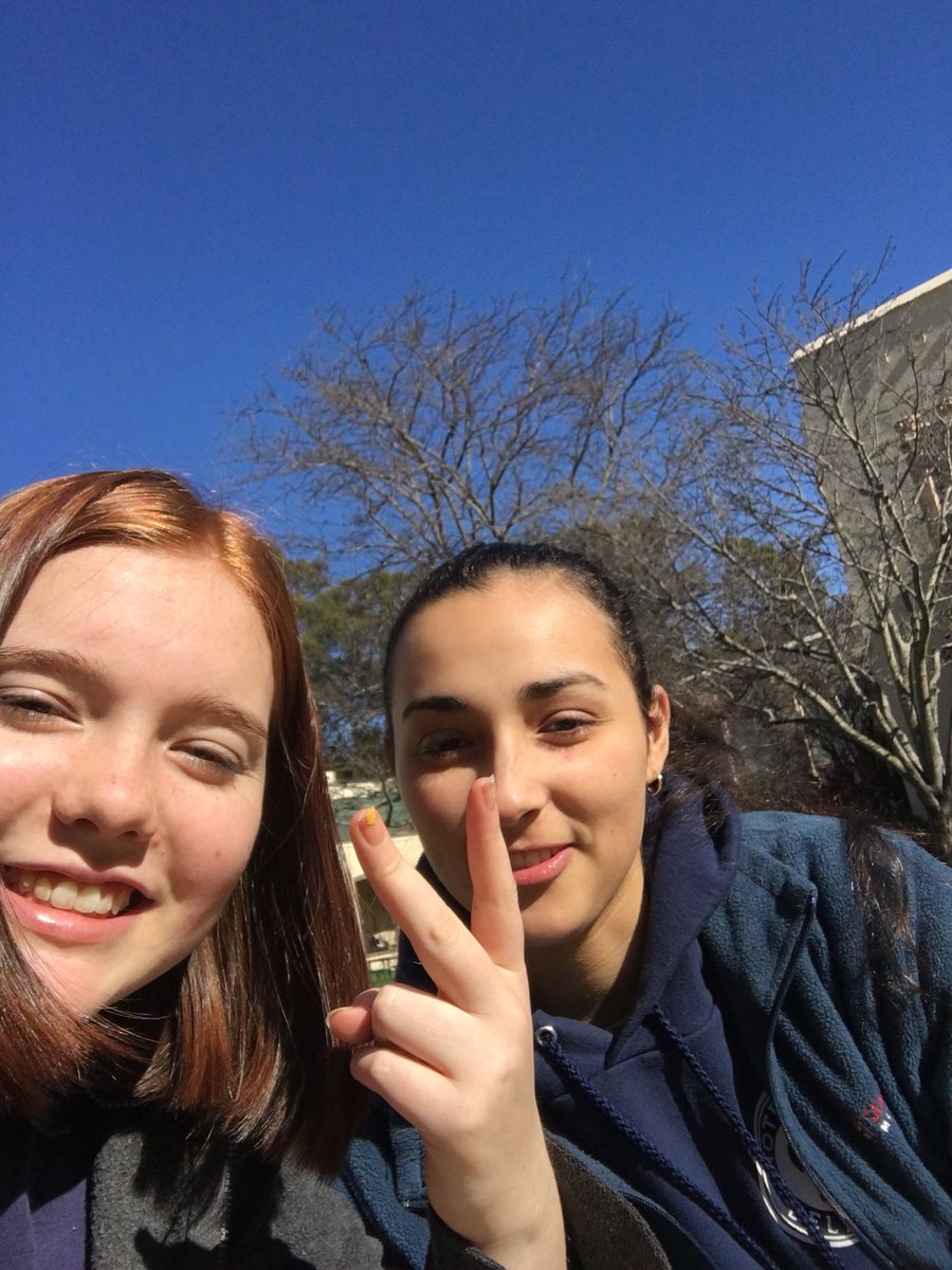 Isalikesbio's tweet image. “It’s funky fresh” - caroline Today I ate lunch outside with @cdivneybio and @MFlikestobio! #APBio3