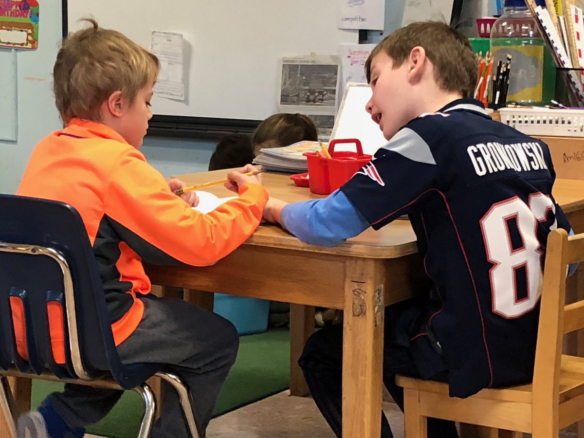 G54tweets's tweet image. In a Montessori multigrade classroom our 1st levels get some assistance from the 3rds. The kids’ explanations, in “their” language, will often do the trick! 😉⁦@YMAPRINCIPAL⁩ ⁦@RcollinsJudon⁩ #WeAreBetterTogether  #publicmontessori #multigrade