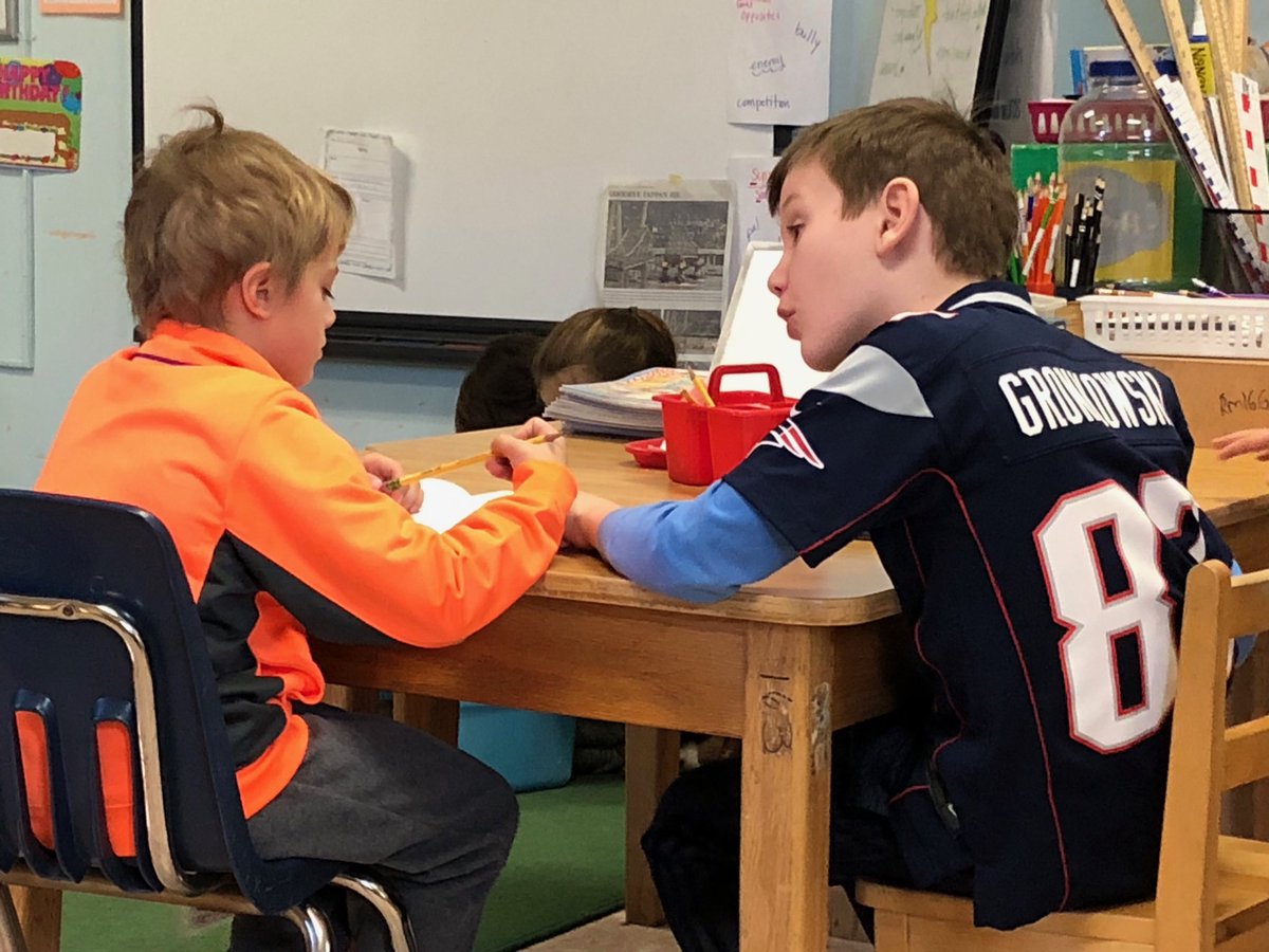 G54tweets's tweet image. In a Montessori multigrade classroom our 1st levels get some assistance from the 3rds. The kids’ explanations, in “their” language, will often do the trick! 😉⁦@YMAPRINCIPAL⁩ ⁦@RcollinsJudon⁩ #WeAreBetterTogether  #publicmontessori #multigrade