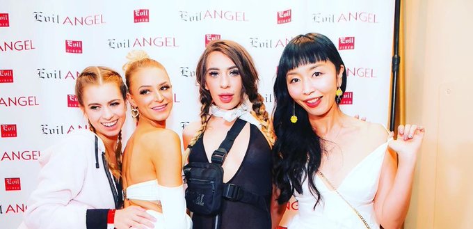 legends only 👼🏻🚫 https://t.co/2HkODXq7Ep<a href="/tag/newprofilepic"class="tags"><span>#newprofilepic</span></a>