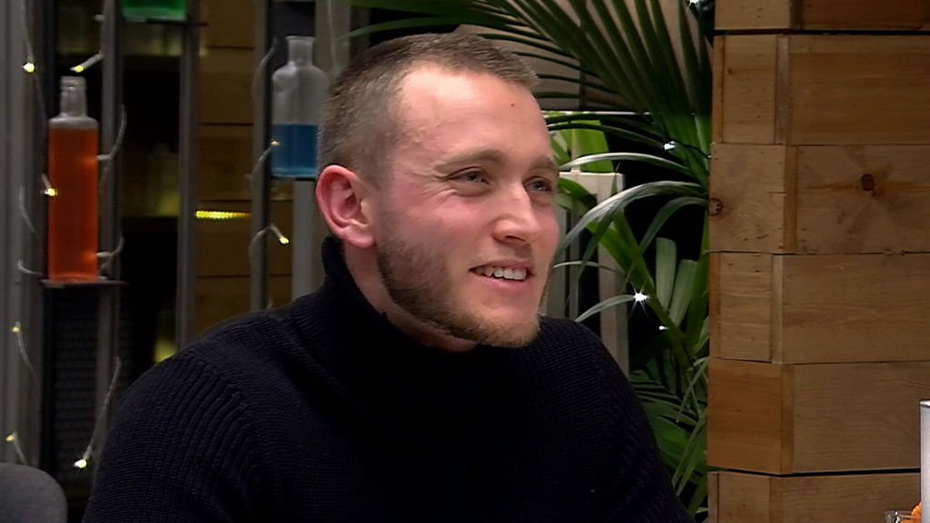 cuatro's tweet photo. Jorge: “Si mi cita de hoy es vegana y con pelos en los sobacos, pido la cuenta” #FirstDates831 https://t.co/C1eQmfJNZn https://t.co/GGlJMMa3qq