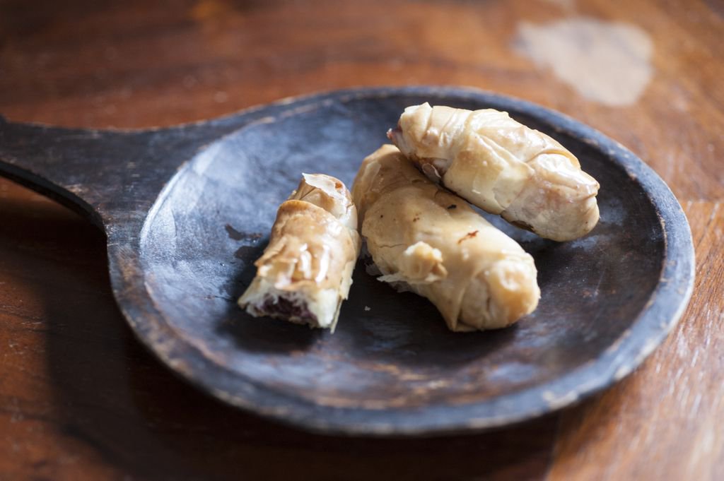 If you’re looking for a new recipe to try, these Apple #Cranberry Walnut Philo appetizers are delicious and hit all potential cravings: #Sweet, #Savory, #Crunchy and #Satisfying! buff.ly/2GnOSKg #StoneridgeOrchards #DriedCranberries