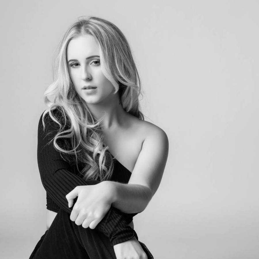 anrfactory's tweet photo. Holly Fallon @HollyFallon_ Sent Waves Through the Alt Pop Genre with Her Latest Release “Blonde”. #altpop #altpopmusic #altpoprock #altpopup #altpoppunk #altpopband #altpopharpist #altpopgems #altpopduo #altpoppage #altpopgang #altpopnyc #altpopnmusic #RT https://t.co/yrO93SJW8g https://t.co/4nysUjgIbj
