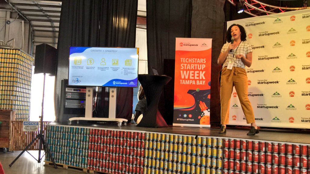 selfmadesister's tweet photo. Want a growth strategy for your social?
At @TBStartupWeek, Natasha Samuels of Sol Studio recommends that 80% of your content be value content (e.g. storytelling) and 20% be sales and pitching. You want people to be invested in your content. #startupsisters https://t.co/8rZrkHJc37