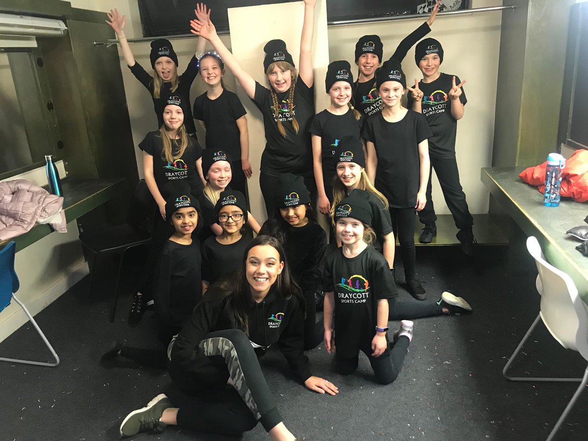 DraycottSportsC's tweet photo. Our KS2 street dancers lit the stage tonight at the @WyvernTheatre! You looked AMAZING and made us all so proud. A fabulous performance. Well done super stars ⭐️👏🏼 #StreetDance #DSC #wyverntheatreswindon https://t.co/xskajNVVUe