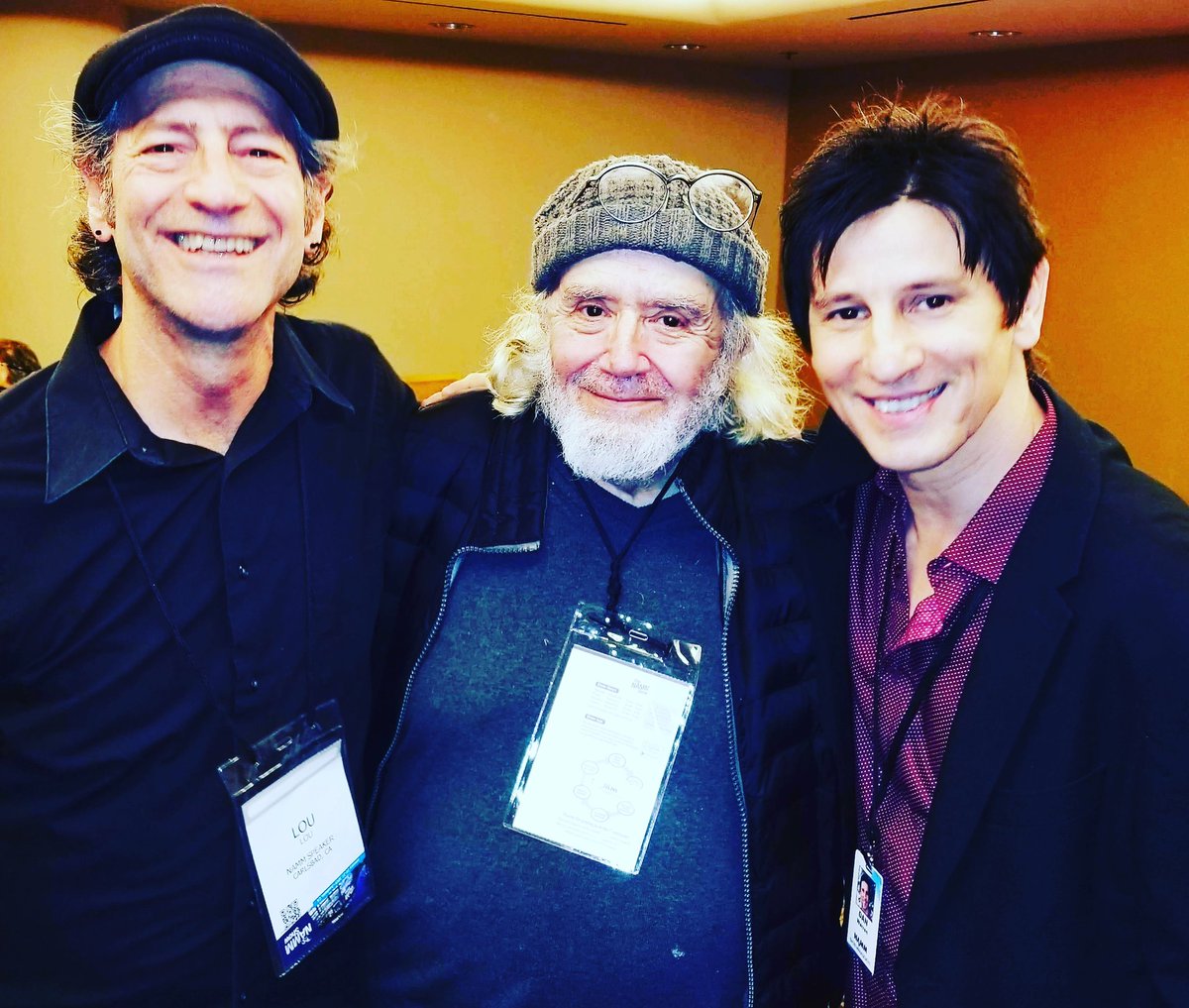DannyWarrenUS's tweet image. Prepping for our 2019 @NAMMShow TEC Tracks Panel with (Middle) Robert Margouleff (Stevie Wonder, Devo, Test Shot Starfish...)
&amp;amp; in comes Bassist Lou Castro of Oui' 3 (L) , DW (R)
#NAMM
#TECTracks
#WarrenMediaAndMarketing
#DanWarren