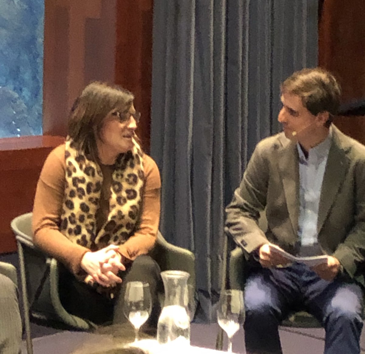 Muchísimas gracias <a href="/TatiGarmendia/">Tati Garmendia</a> por estar con nosotros en #EncuentroSERGipuzkoa #DeporteYMujer. Sabemos lo que te cuesta hablar en público, pero hoy has hecho un esfuerzo muy valioso para contar tu experiencia como deportista y ahora como gestora. Sigue luchando así!!