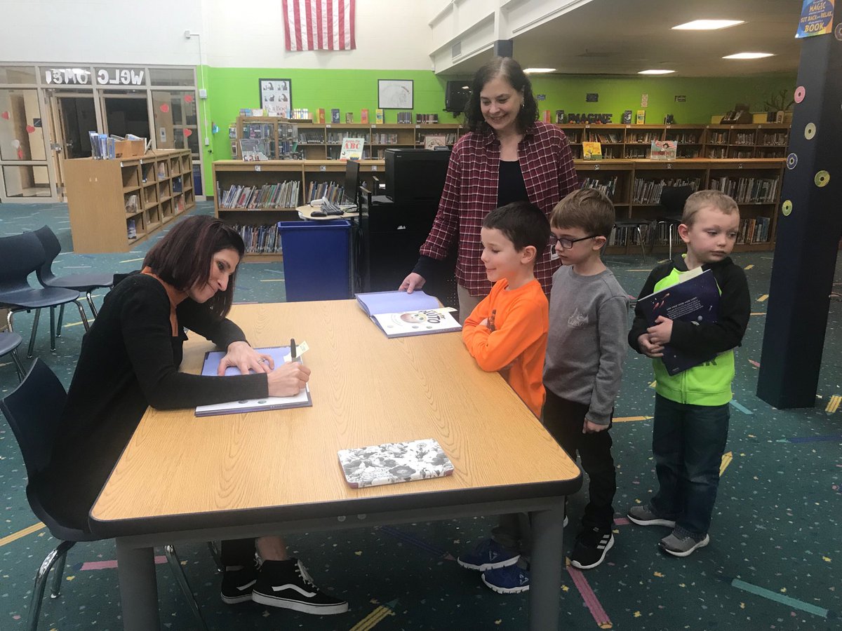 benningk's tweet photo. Author Stef Wade โฆ@Swanson_SDEโฉ today thanks to author visit pros โฆ@mbbartelsโฉ โฆ@CampChaos05โฉ โฆ@JennyC2323โฉ โฆ@boswellbooksโฉ #dothefloss #welovepluto what GREAT KG and 1st graders! https://t.co/ji76EWShVy