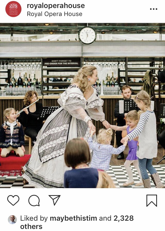 Such a lovely moment captured, introducing scenes of La Traviata #reimagined to a tiny, dancing audience! The #familysundays @RoyalOperaHouse are a whirlwind of fun.